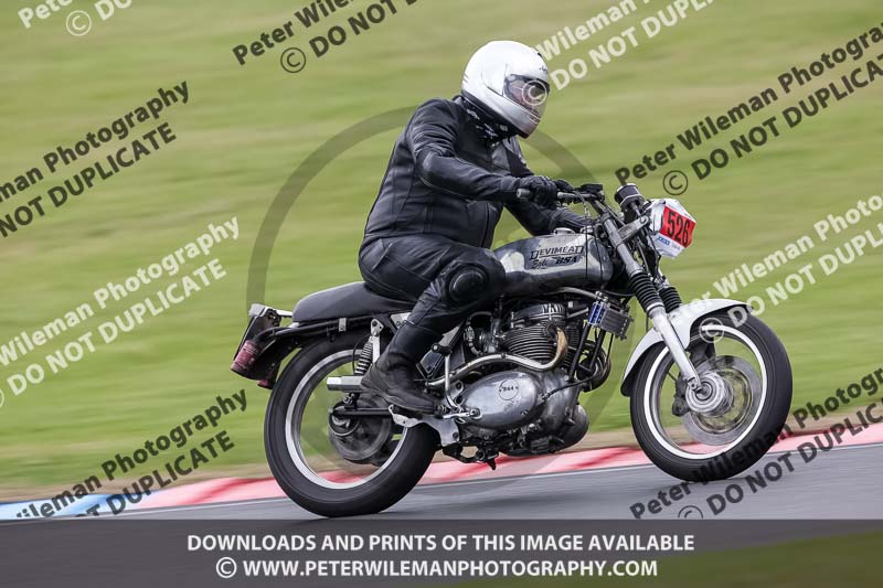 Vintage motorcycle club;eventdigitalimages;mallory park;mallory park trackday photographs;no limits trackdays;peter wileman photography;trackday digital images;trackday photos;vmcc festival 1000 bikes photographs